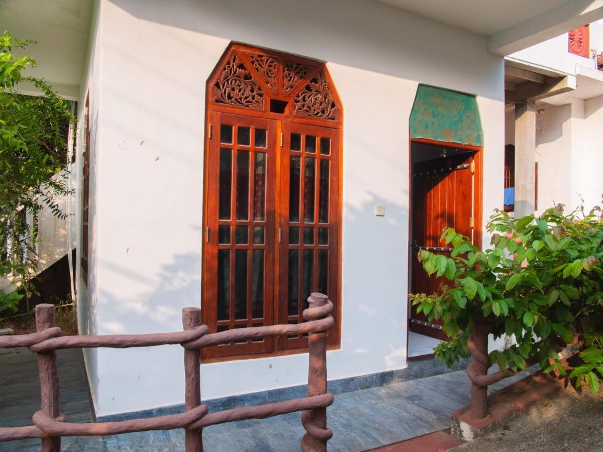 Surfing Guest House Matara Bagian luar foto