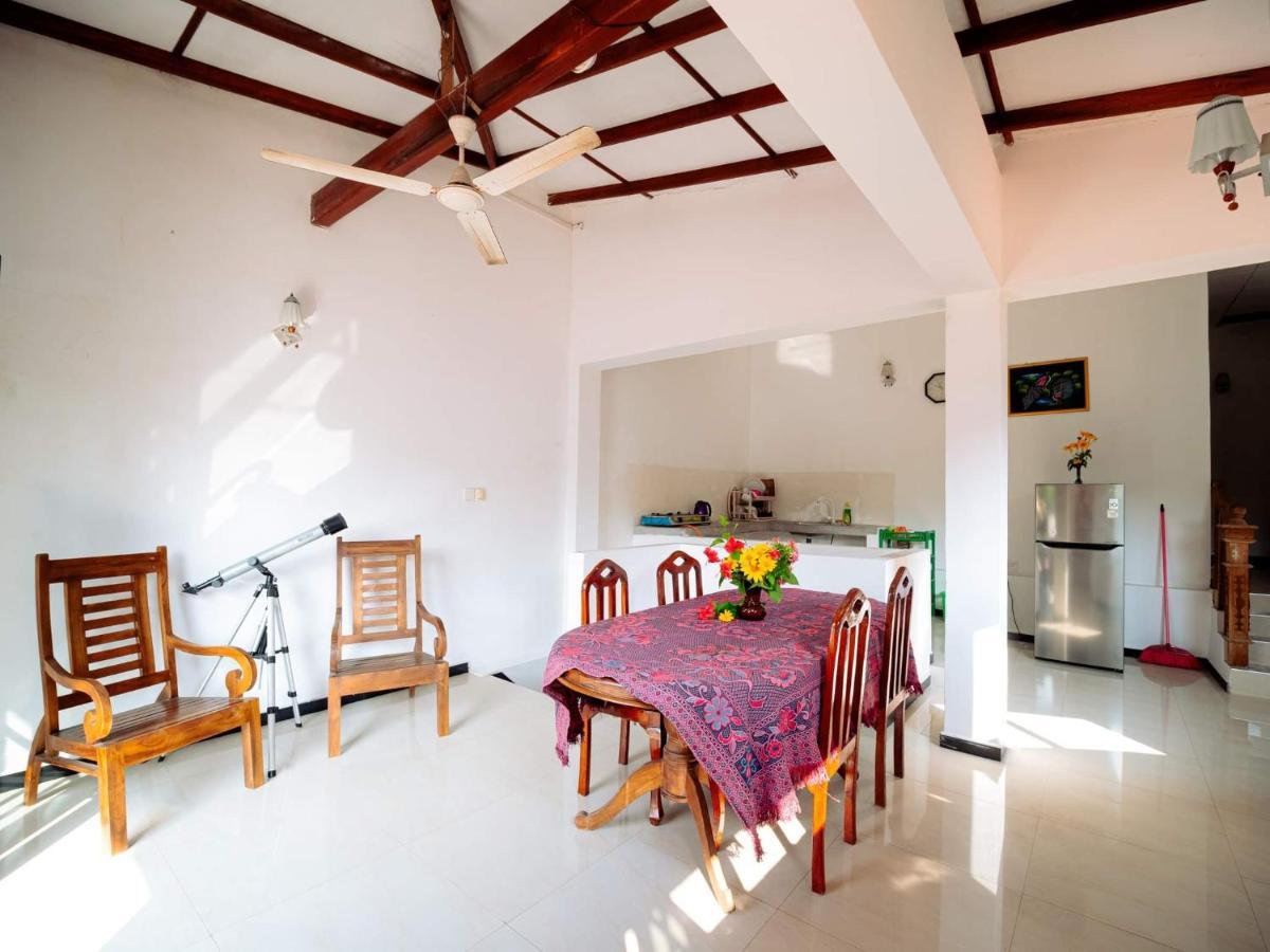 Surfing Guest House Matara Bagian luar foto