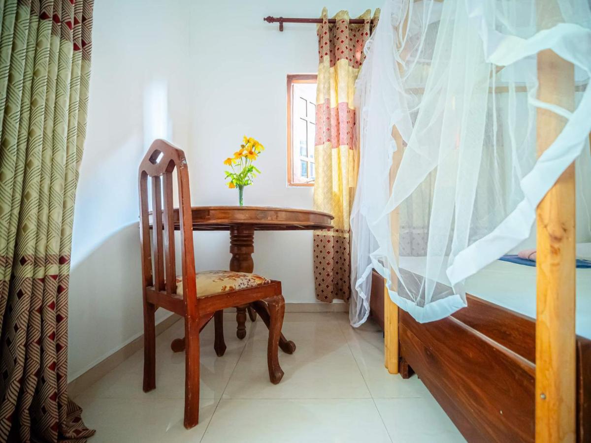 Surfing Guest House Matara Bagian luar foto