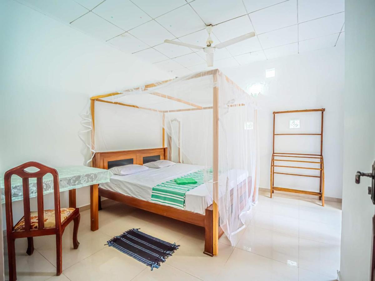 Surfing Guest House Matara Bagian luar foto
