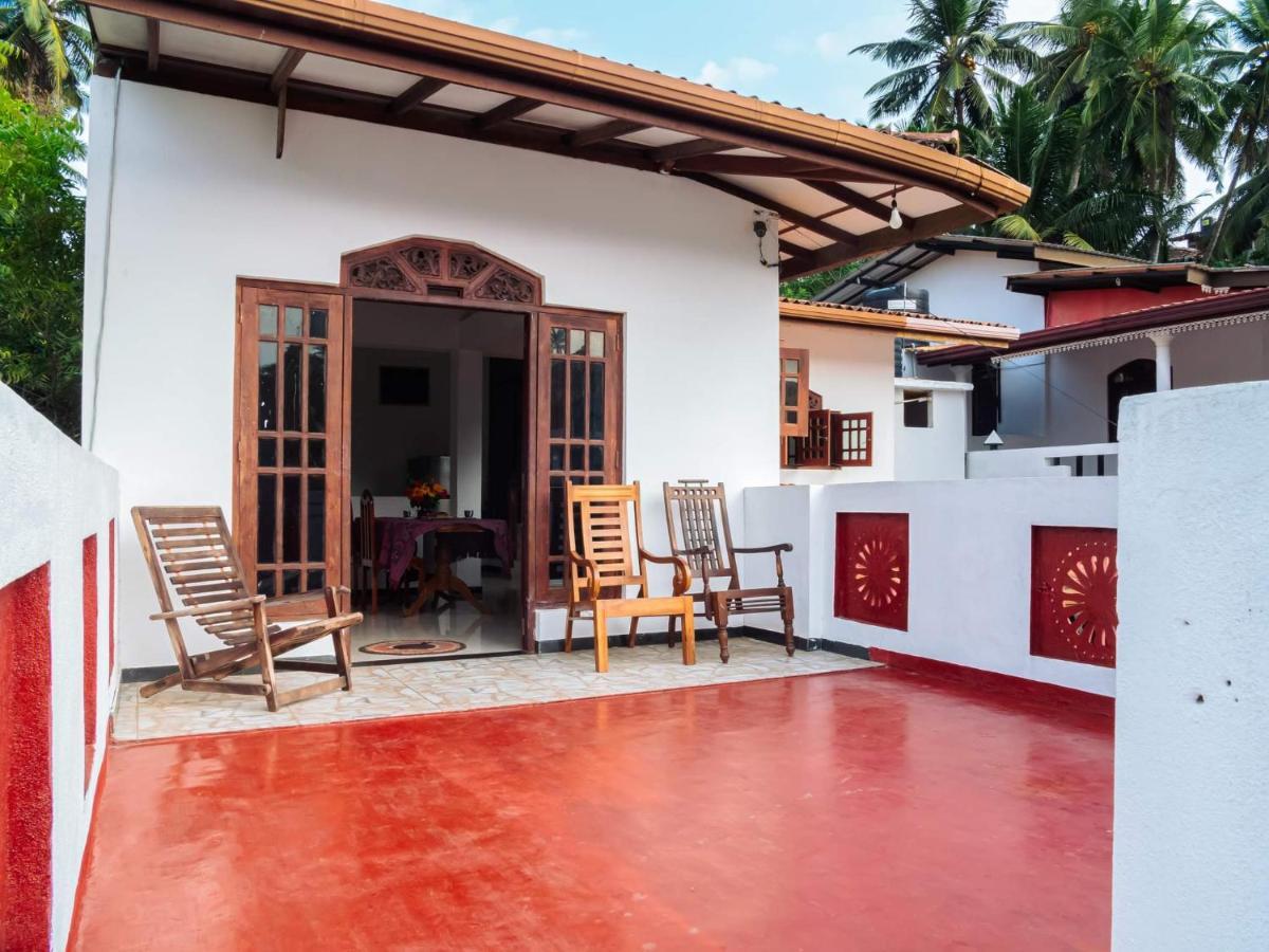 Surfing Guest House Matara Bagian luar foto