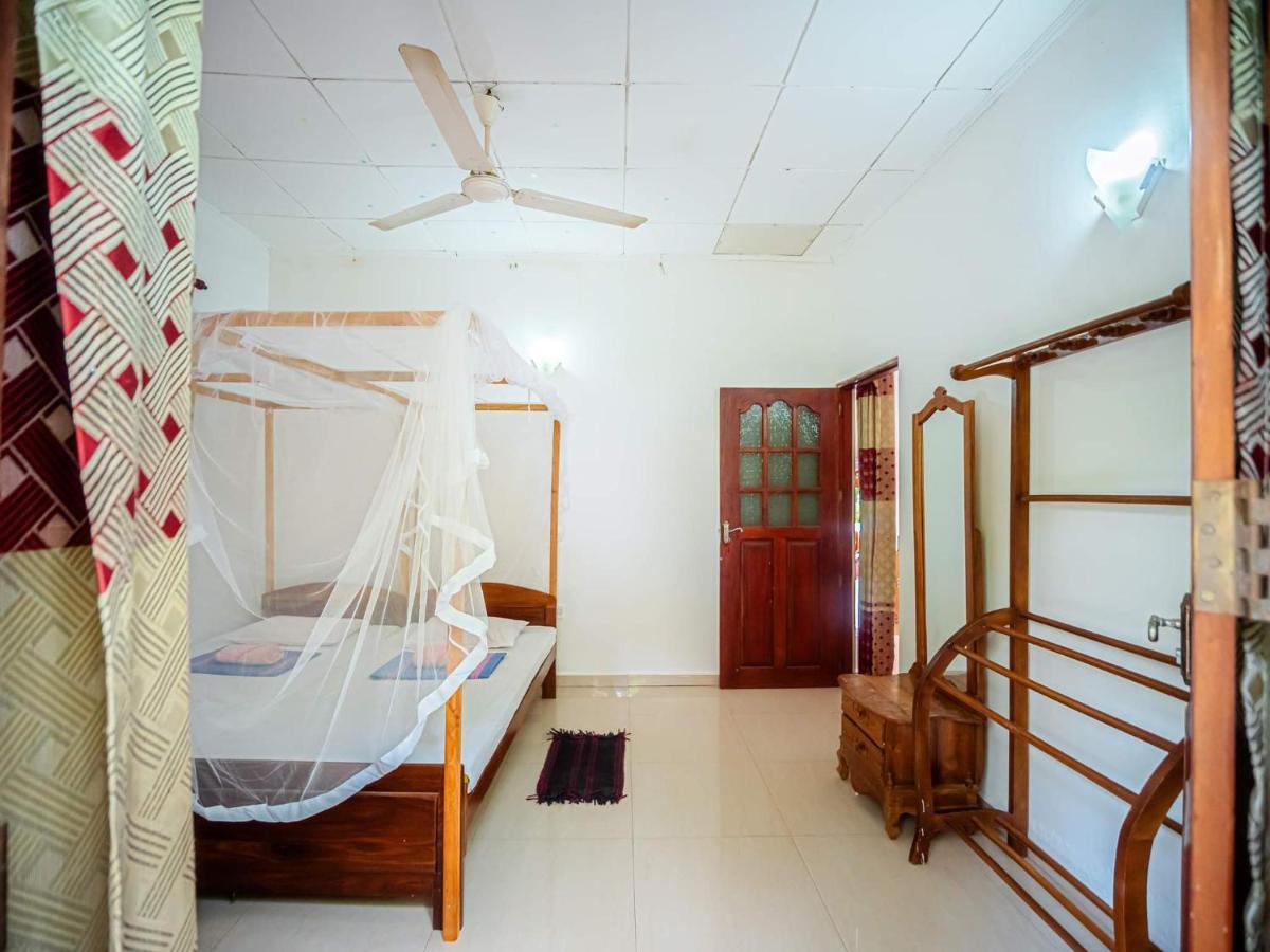 Surfing Guest House Matara Bagian luar foto