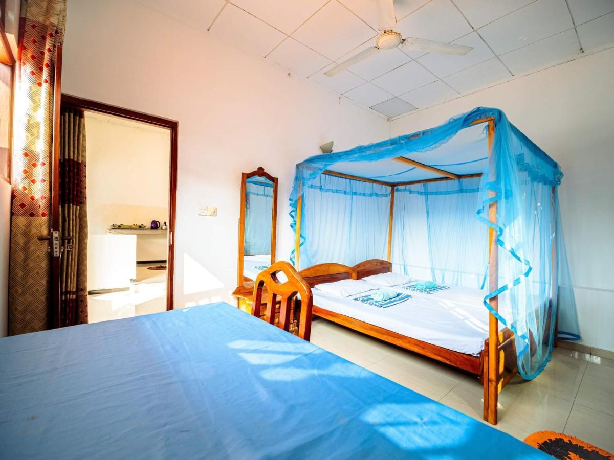 Surfing Guest House Matara Bagian luar foto