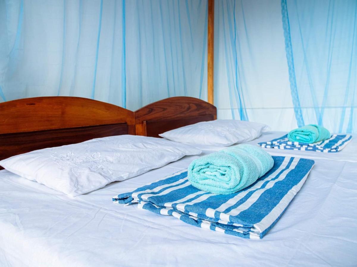 Surfing Guest House Matara Bagian luar foto