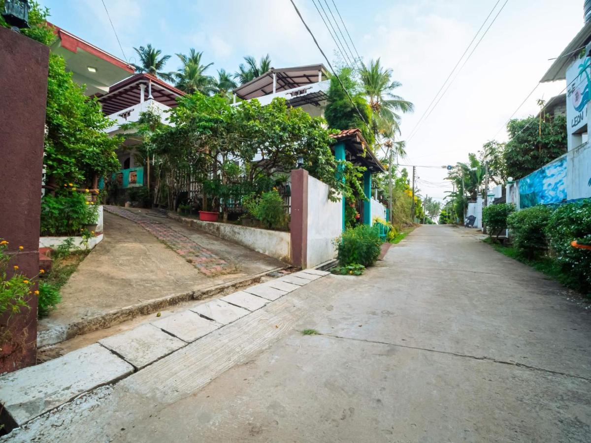 Surfing Guest House Matara Bagian luar foto